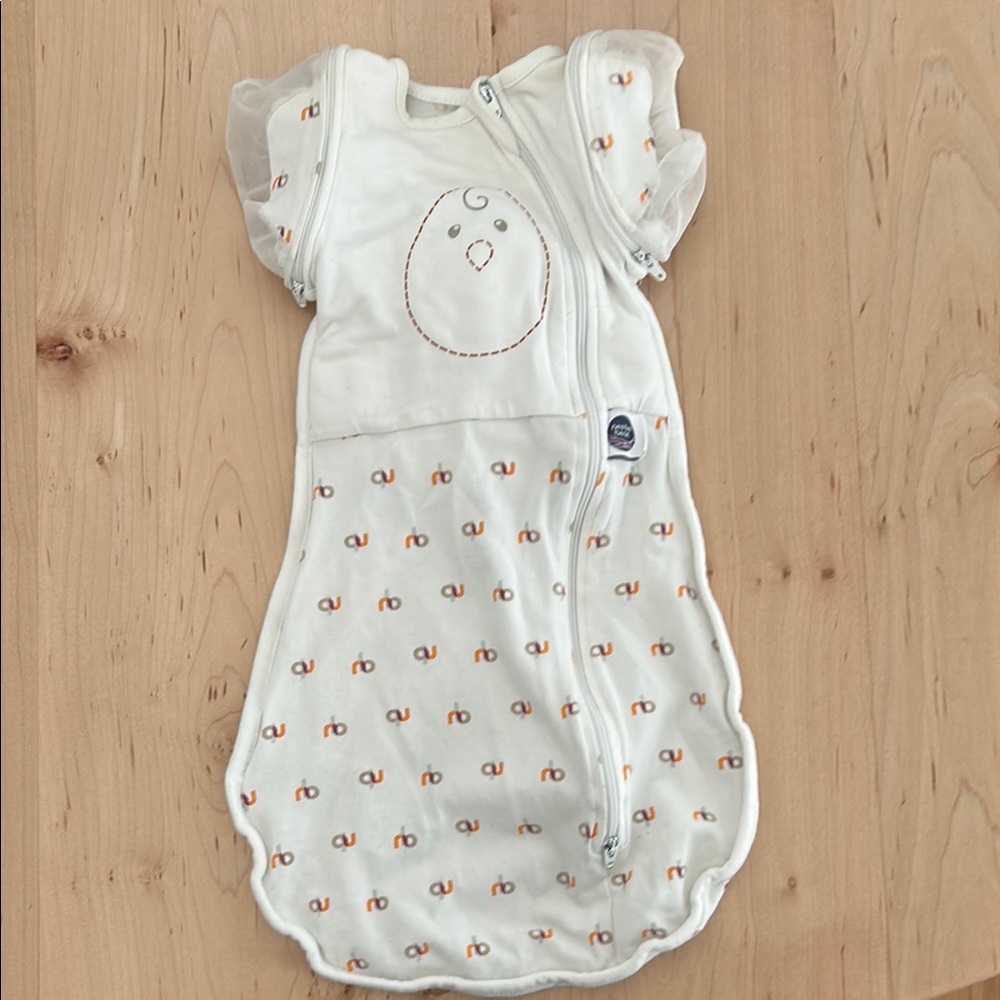 Nested bean zen one swaddle size 0-3 months